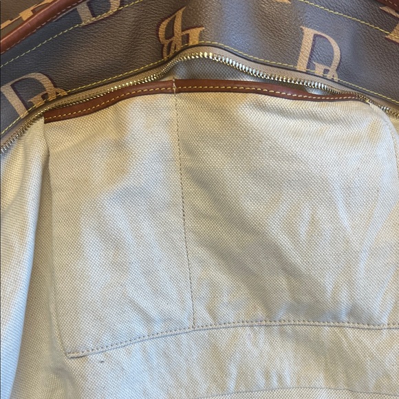 Elegant Brown and Tan woman’s - Picture 16 of 16